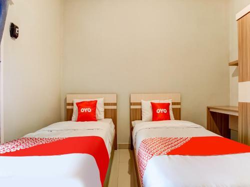 Hotel Vaccinated Staff - Oyo 90174 Ebarly Syariah