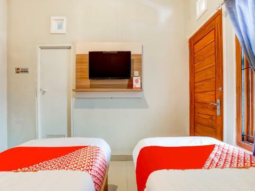 Hotel Vaccinated Staff - Oyo 90174 Ebarly Syariah