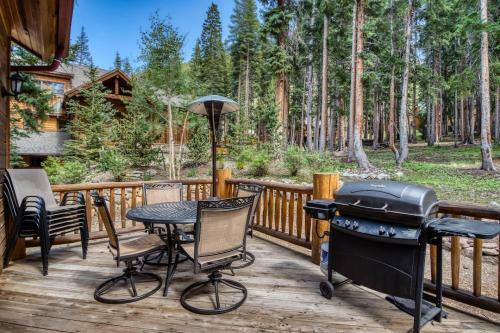 Climbing Bear Lodge Townhome Great Setting Hot Tub