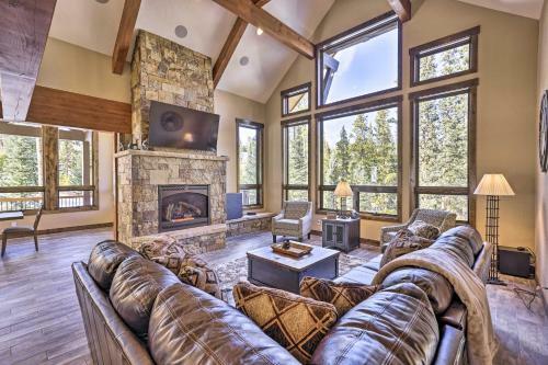 Luxe Breckenridge Home With 3 Fireplaces And View