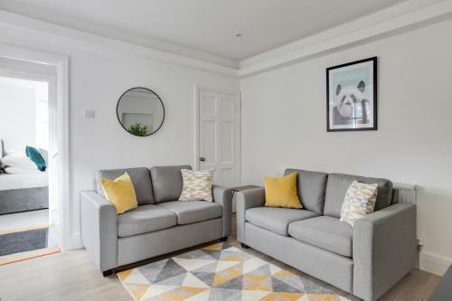 Spacious Three Bed Central Chelmsford House - Free Parking & Wifi