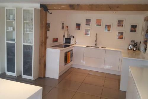 4 Bed Ensuite Rural Contemporary Airy House