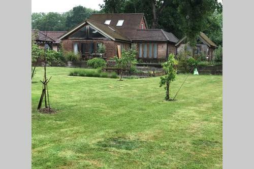 4 Bed Ensuite Rural Contemporary Airy House