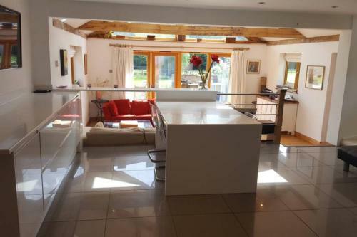 4 Bed Ensuite Rural Contemporary Airy House