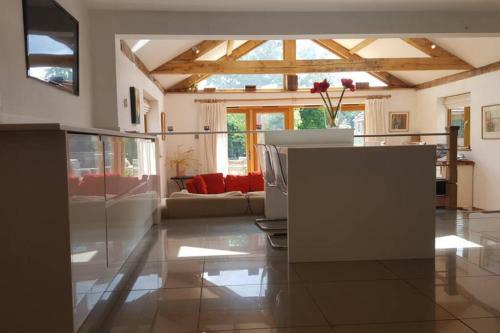 4 Bed Ensuite Rural Contemporary Airy House