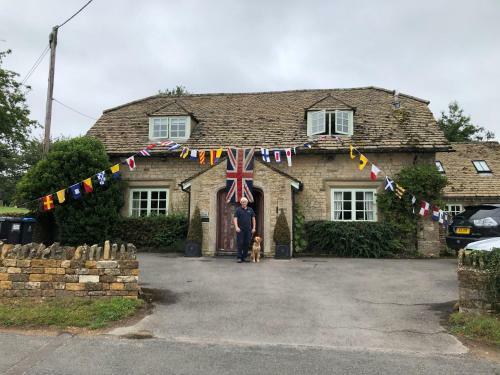 Bed & Breakfast The Old School, Idbury, Ox7 6ru