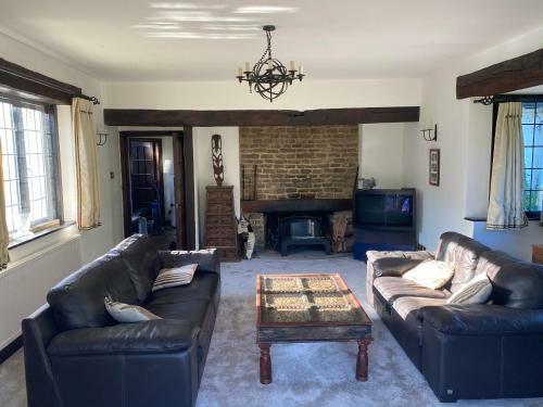 Chichester Retreat With Large Private Mature Garden