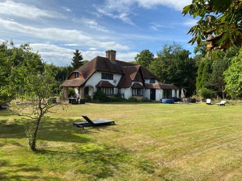 Chichester Retreat With Large Private Mature Garden