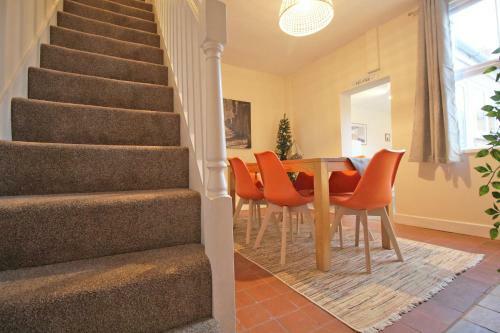 Cheerful Two Bedroom Town House In Chester