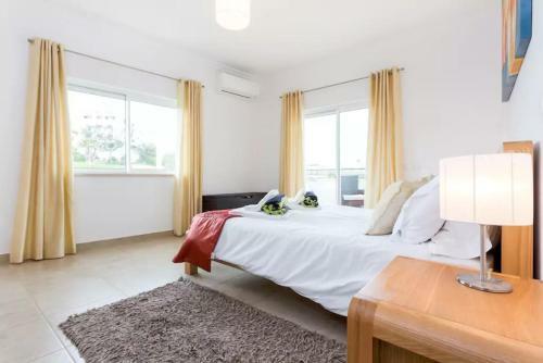 Health Approved Apartment With Ac, Terraces And Pool