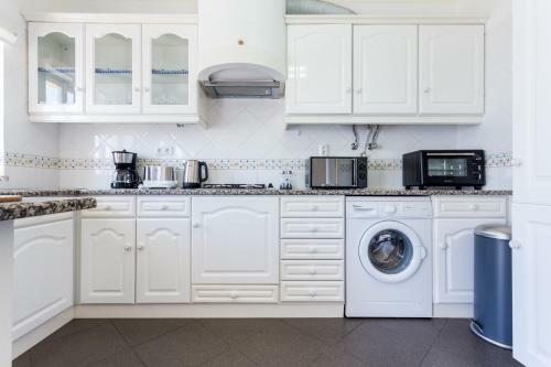 Sitio Da Ponte Family Apartment (Sleeps4)