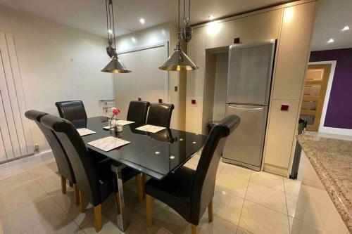 Villa 3 Bed Detached Bungalow With Big Garden