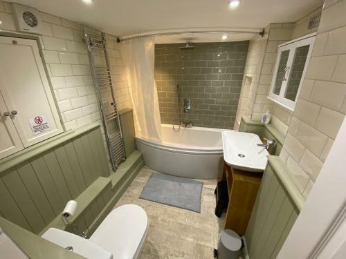 Apartamento Westons Hideaway, 2 Bed, 6 Mins Walk To Beach