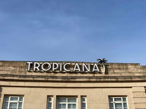 Apartamento Westons Hideaway, 2 Bed, 6 Mins Walk To Beach