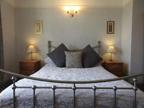Hostal Riverside Cottage