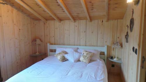 Cabanes Flottantes Et G�tes Au Fil De L'eau