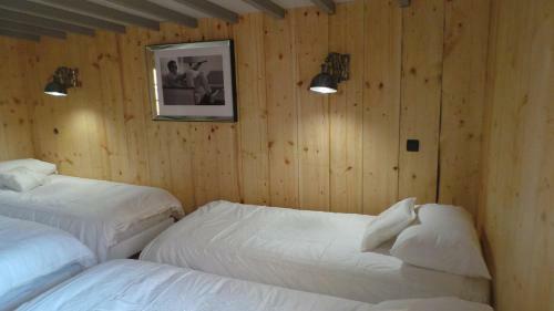 Cabanes Flottantes Et G�tes Au Fil De L'eau