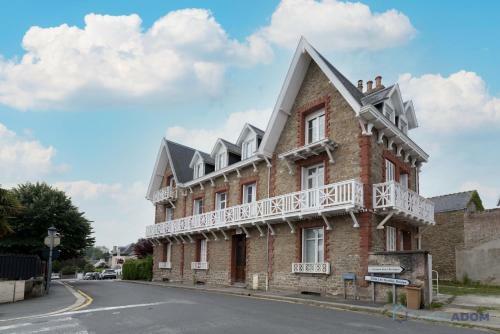 Apartamento Studio R�nov� Au C?ur de Dinard Proche Mer