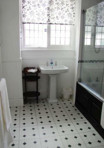 Bed & Breakfast Tregarth House