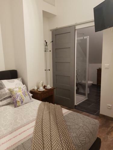 Bed & Breakfast La Long�re Des Glycines