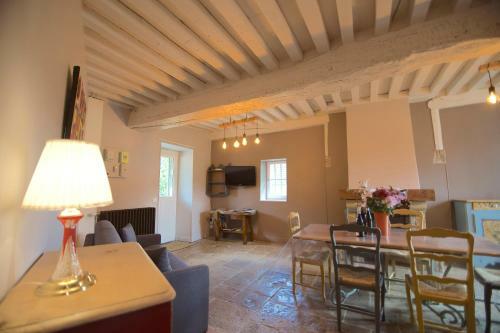 By Les Climats - Au Coeur Du Vignoble - Fixey