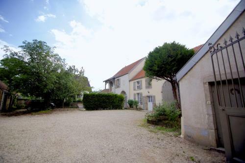 By Les Climats - Au Coeur Du Vignoble - Fixey