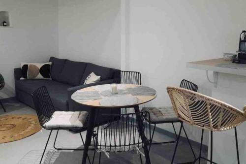 Stunning Cozy Bay View Apartment In Frejus