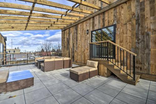 Modern Townhome With Rooftop Deck And Hot Tub!