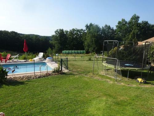 Perigourdine Typique Avec Piscine Et Jardin Clos