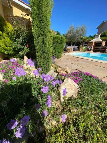 Bed & Breakfast Chambres Dans Villa Avec Piscine