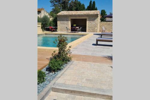 Le Cabanon de Nans. G�te de Charme En Provence.