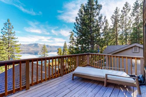 Lake View Chalet