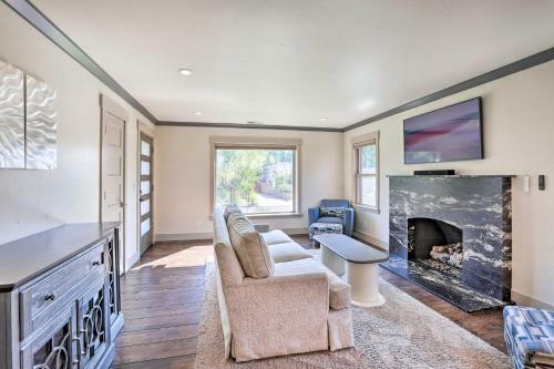 Luxe Home With Backyard Oasis About 1 Mi To Midtown