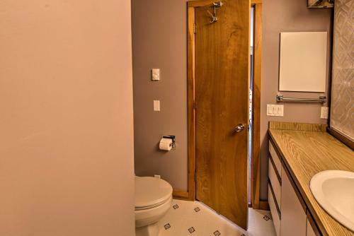 Wooded Waterfront Grantham Home Less Than 10 Mi To Ski!