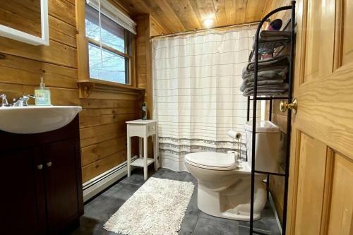 Pinewood Lodge Cozy Pet Friendly Log Cabin