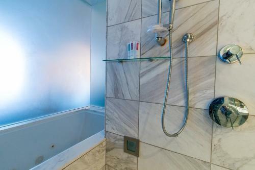 Apartamento Strip View Luxury Condo Balcony, Kitchen, Pool