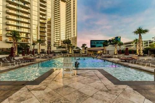 Signature Suites By Voyargo Strip View Studio 0619