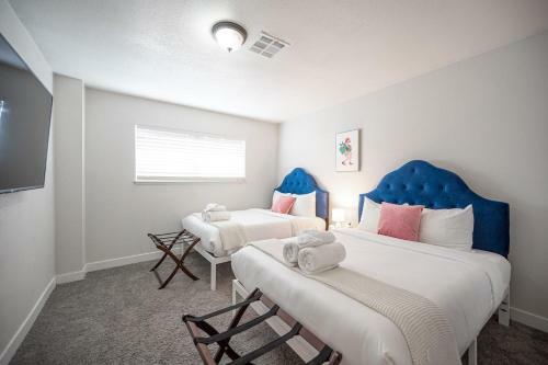 Lux Escape 6br, 3ba, Pool, Spa And Mini Golf 31 Days Only