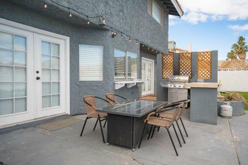 Lux Escape 6br, 3ba, Pool, Spa And Mini Golf 31 Days Only