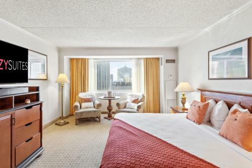 Posada Cozysuites Showboat Modern Beachside Hotel Room