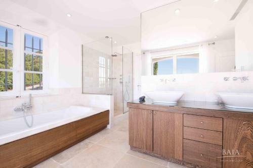 Luxury Villas At Grimaud