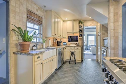 Modern Teaneck Home, 3 Mi To Riverside Plaza!