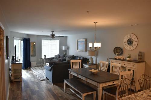 Apartamento Db301 East Rochester Avenue, Unit 106