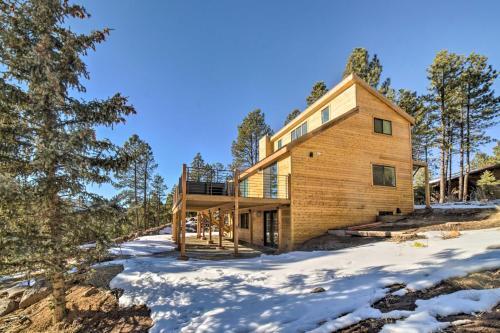 Contemporary Skiers Chalet With Mountain Views