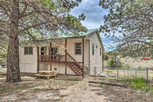 Charming Cloudcroft Cabin With Deck And Mtn Views