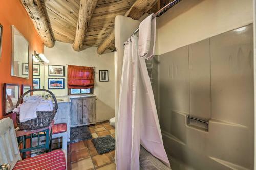 El Prado Home With Hot Tub, Panoramic Mtn Views
