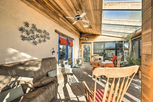 El Prado Home With Hot Tub, Panoramic Mtn Views