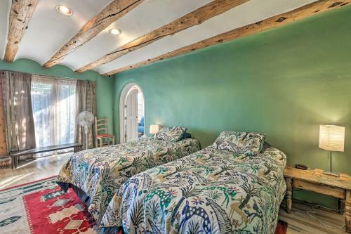 El Prado Home With Hot Tub, Panoramic Mtn Views