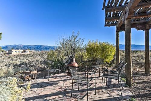 El Prado Home With Hot Tub, Panoramic Mtn Views