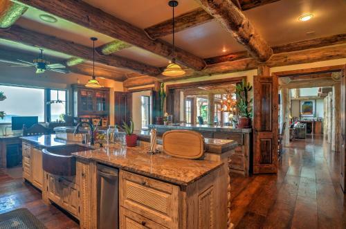 Exquisite Blame Her Ranch About 50 Mi To Santa Fe!